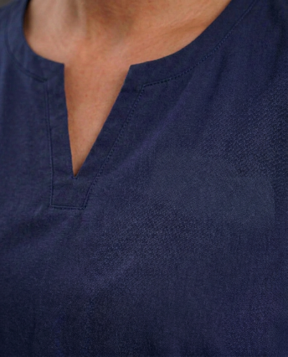 Notched neckline finish
